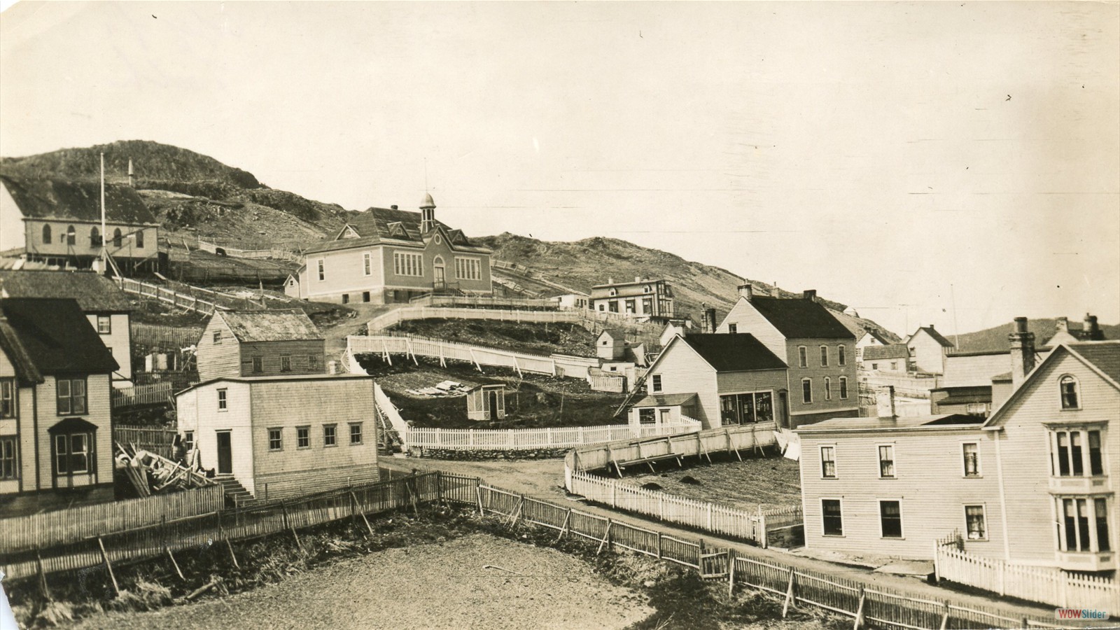After 1910, shows St. Paul`s Anglican School on Gun Hill